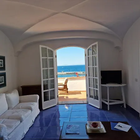 La Darsenella Apartment *